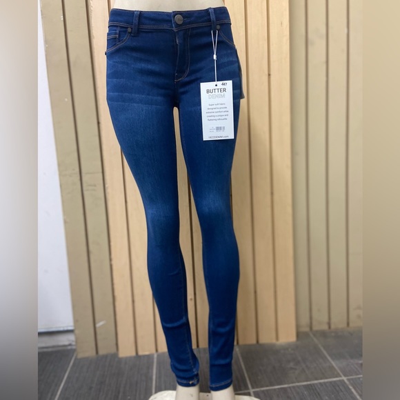 1822 Butter Denim Skinny Jeans - Picture 2 of 16